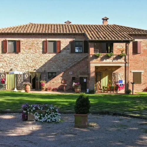 Mustard apt With Shared Pool