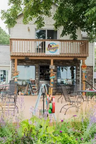 Lakes Inn