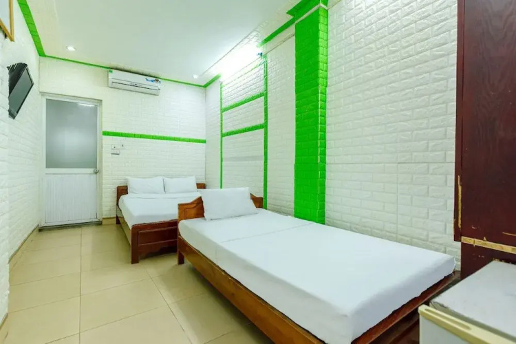 OYO 604 Queen Hotel