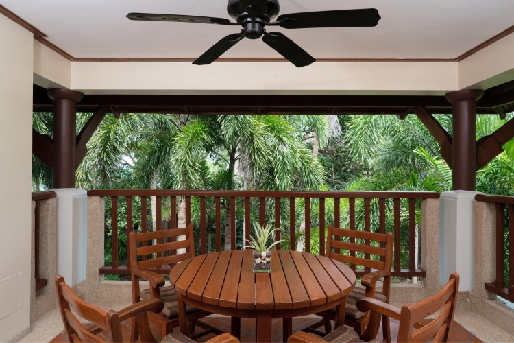 2 Bedrooms Apartment with balcony and with garden view