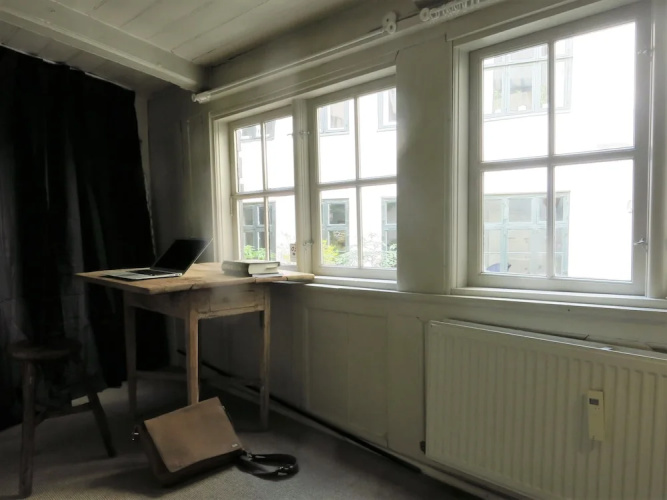 apartment historical building 1374-1