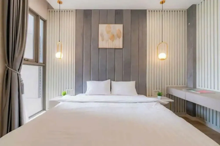 1 Bedroom Business Club Suite with balcony and with city view