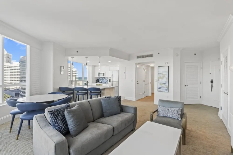 Luxury Apartment with balcony