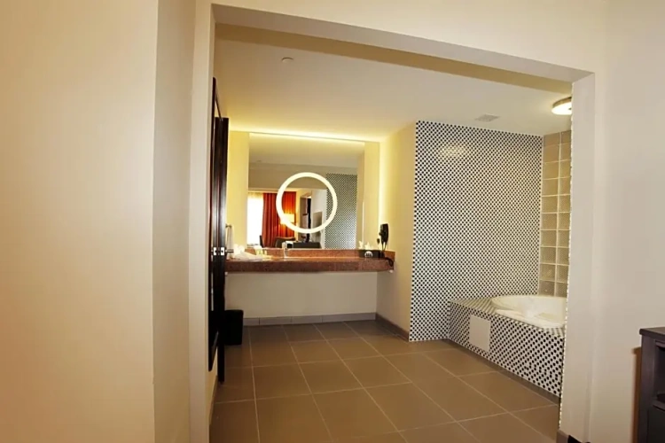 1 Bedroom Triple Suite