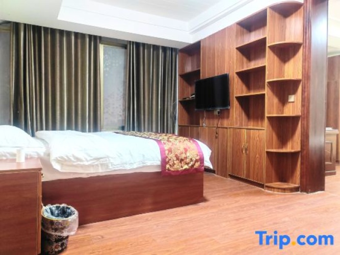 Quadruple Family Suite