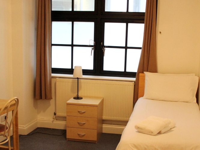 2 Bedrooms Apartment