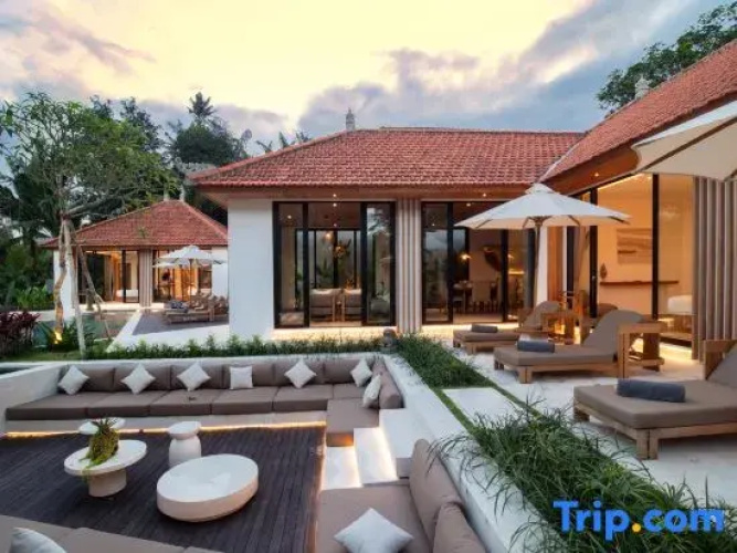 Villa Kemboja by BaliSuperHost