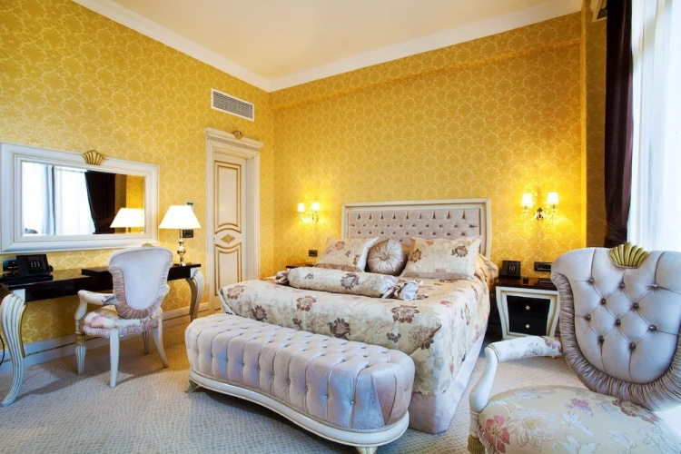 Ayan Palace Hotel