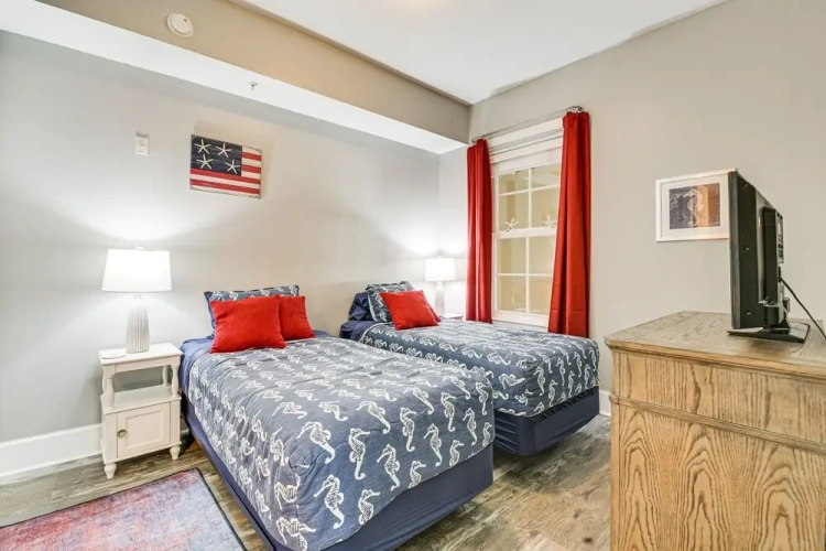 3 Bedrooms Apartment