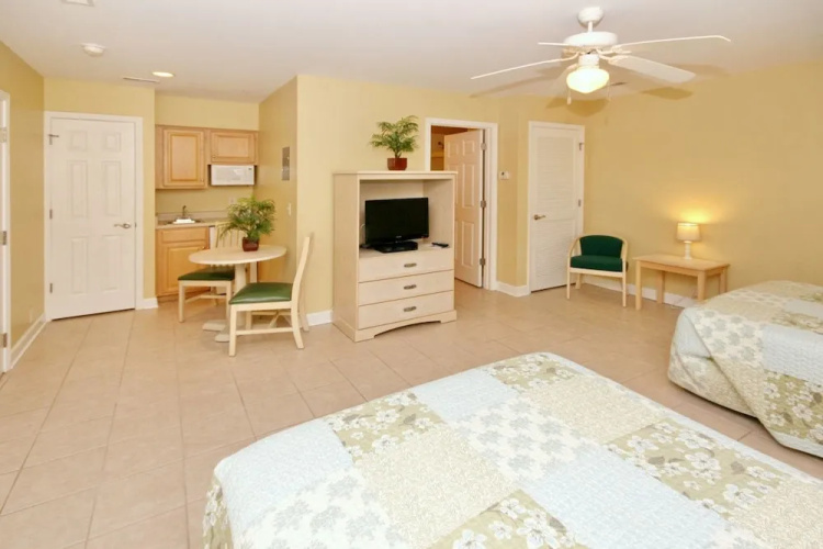 2108 Commons II
