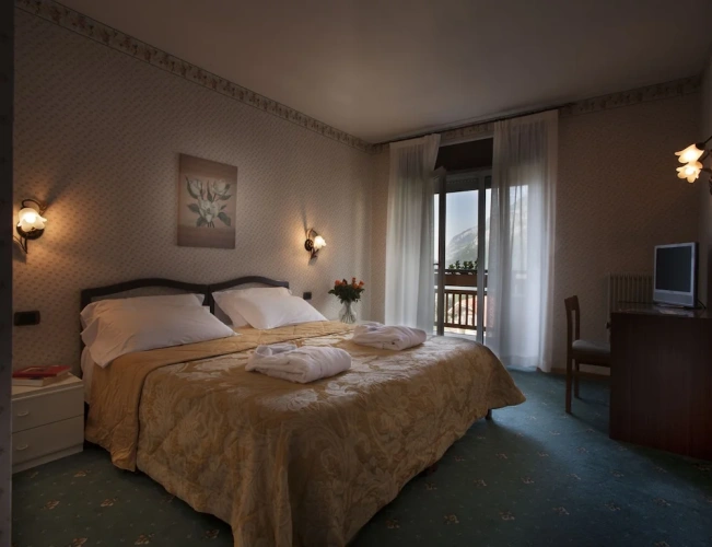 Deluxe Double room with lake view