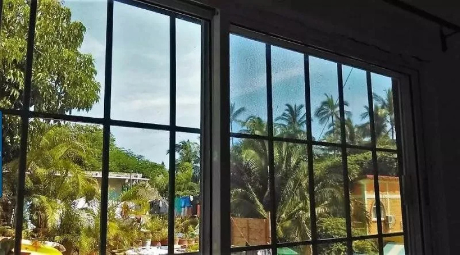 Surfing Sayulita Break