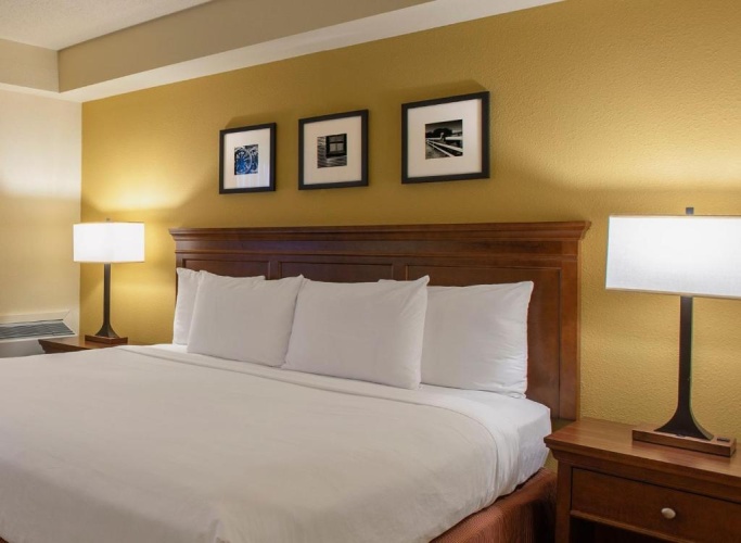1 Bedroom Deluxe Double Suite