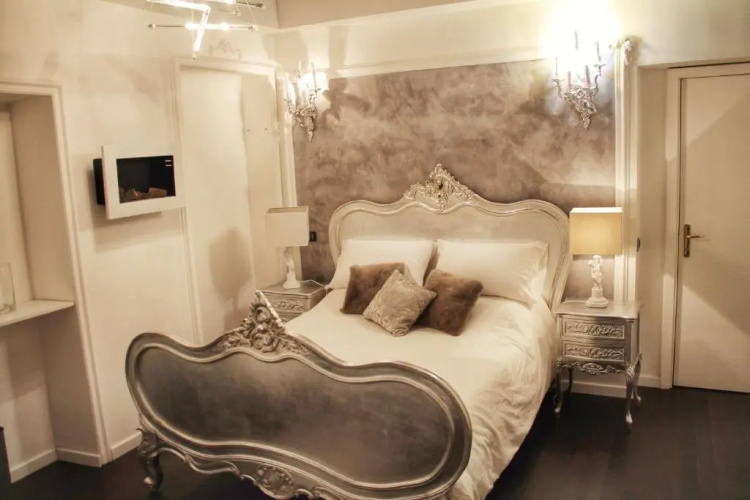 DRRome Spanish Luxury Suites