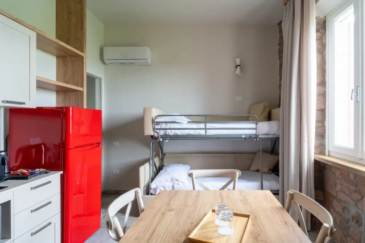 2 Bedrooms Apartment