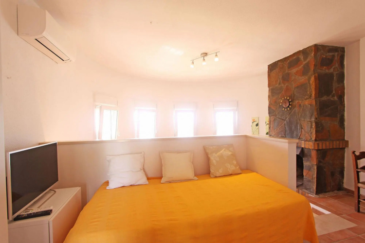 1100 - Beach Front Villa