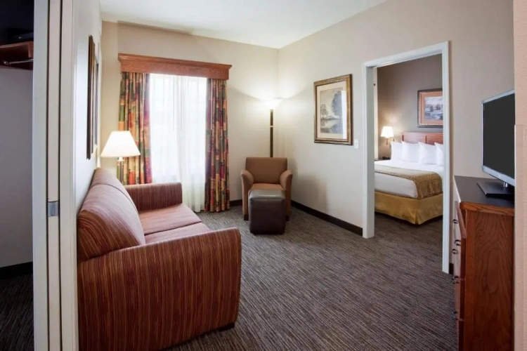 Deluxe Suite