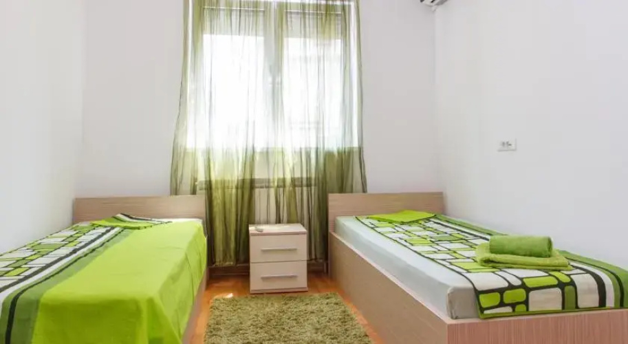 Apartment Large