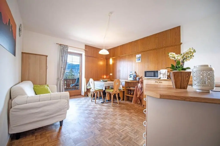 2 Bedrooms Apartment