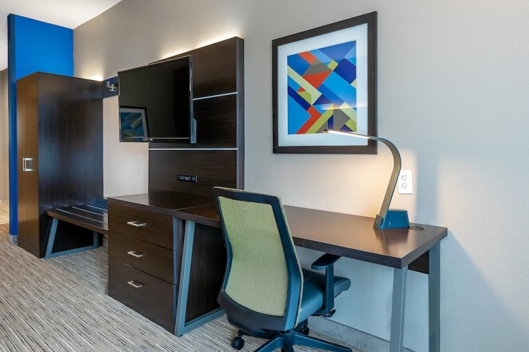 1 Bedroom Suite