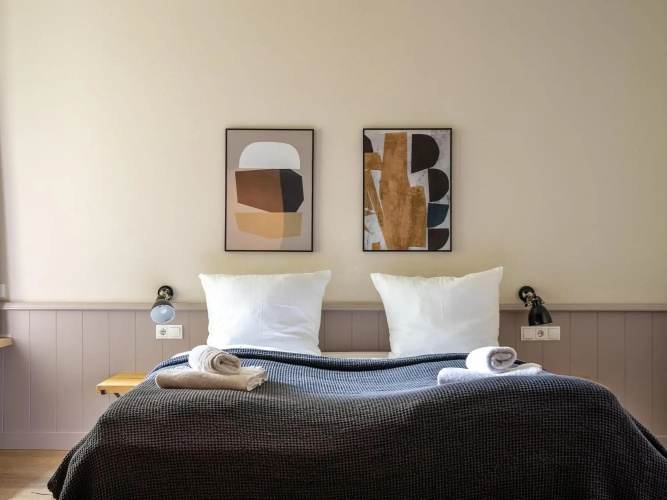 Schoenhouse Avenue by Limehome