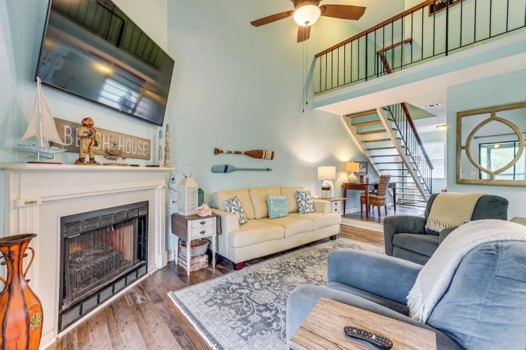 2 Bedrooms Apartment