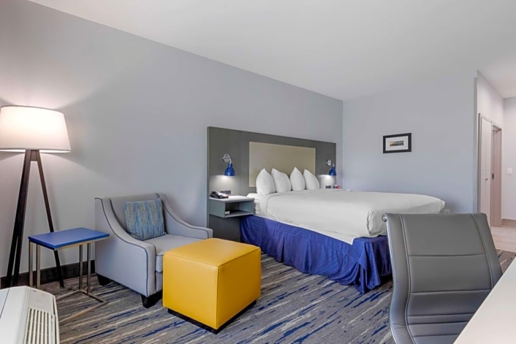 Standard Double room with pool view