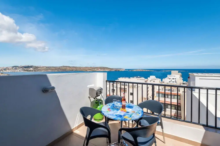 Getawaysmalta - Studio Penthouse With Seaview Terrace