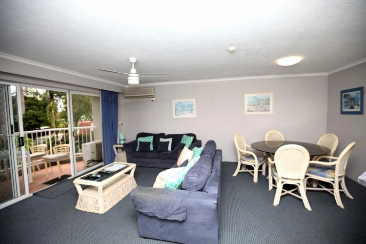2 Bedrooms Apartment