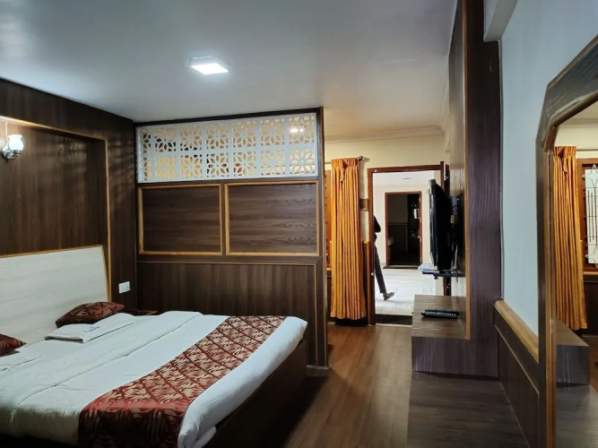 Hotel Alakapuri