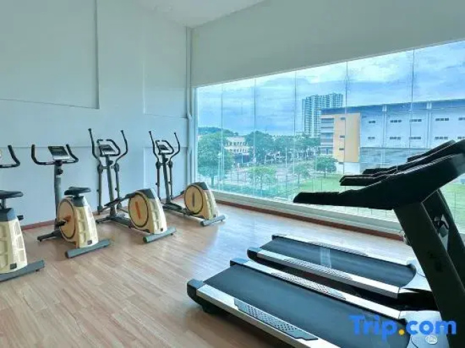 Akademik Suite@ Mount Austin | Studio
