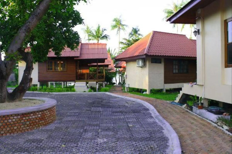 Dome Lay Beach Resort
