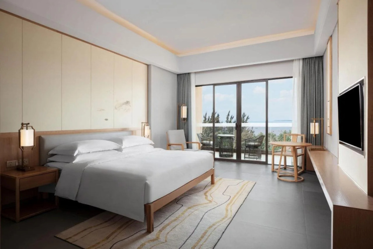 Sheraton Maoming Romantic Beach Resort