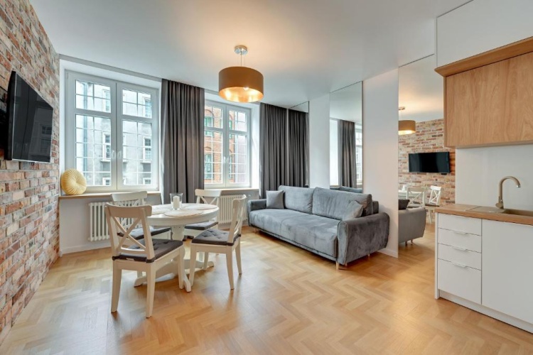 2 Bedrooms Apartment