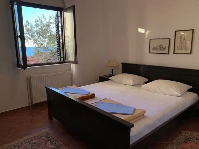 2 Bedrooms Classic Apartment with balcony