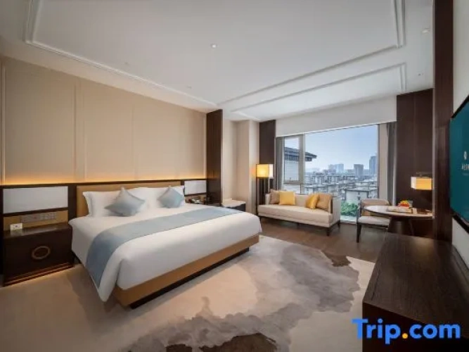 Standard Double room with city view