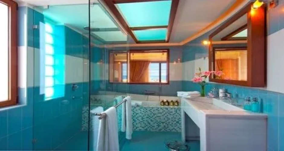 Cavo Seaside Suites