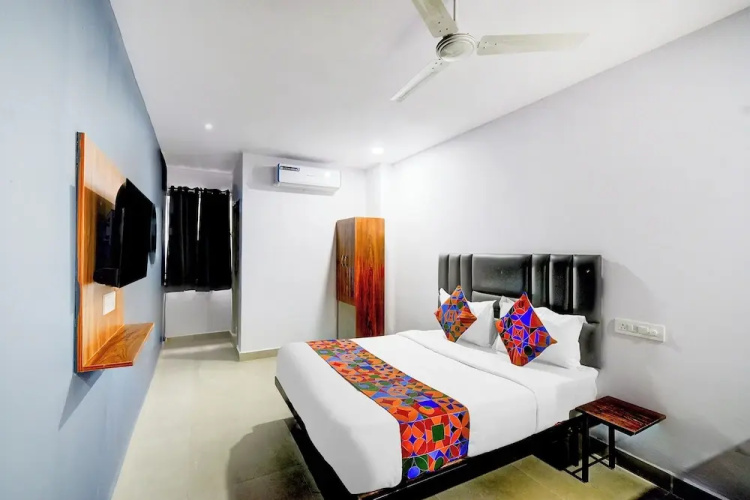 Fabhotel Lorwen