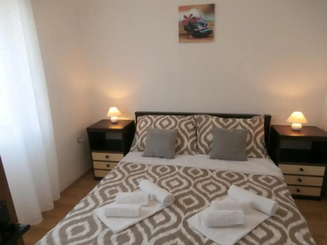 Apartment Mira