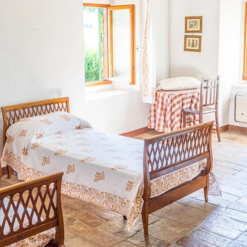 6 Bedrooms Villa