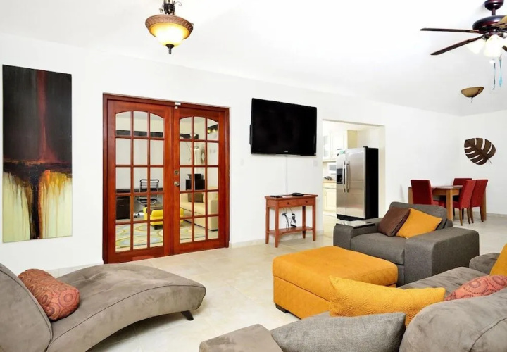 Jolie Villa