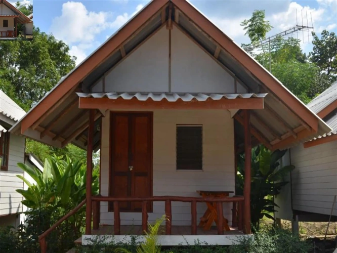 Bungalow with garden view