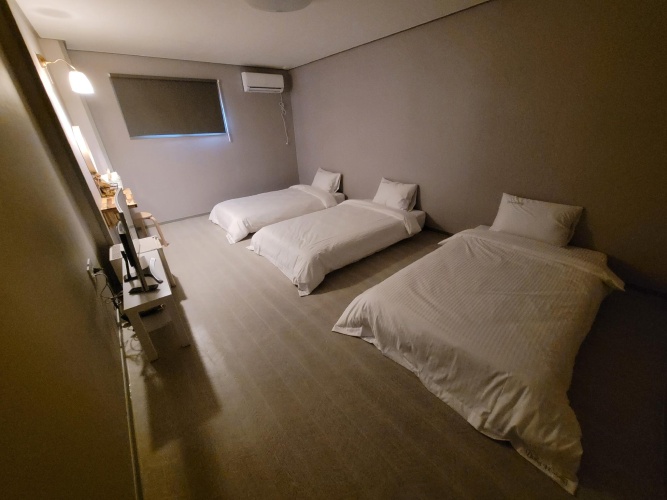 Standard Triple room