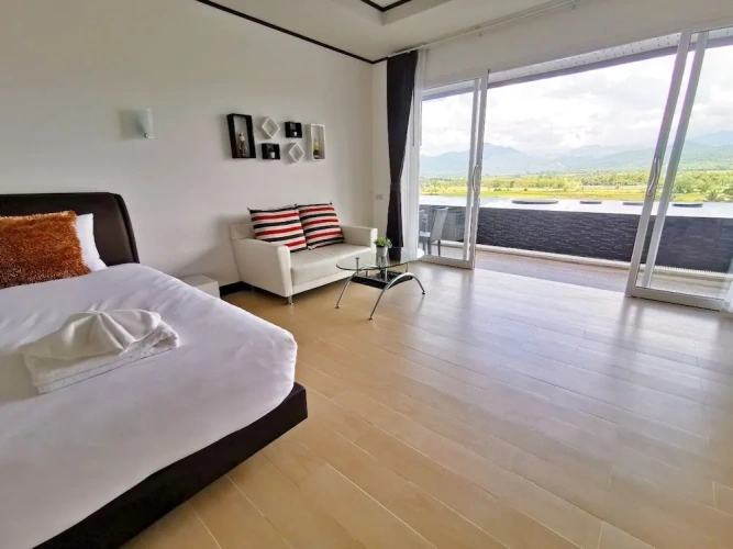 Standard Family room with mountain view