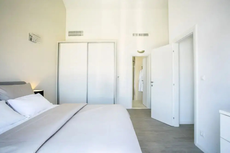 Villa AvalonOver view