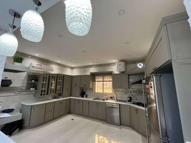 3 Bedrooms Apartment