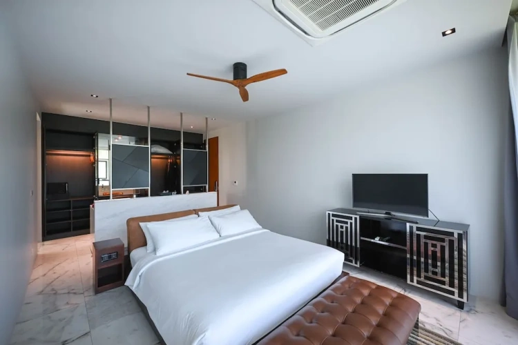 4 Bedrooms Villa With Private Pool