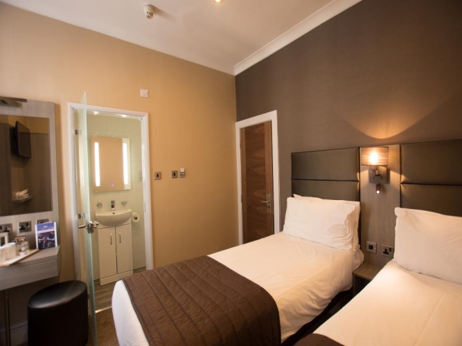 Standard Twin room