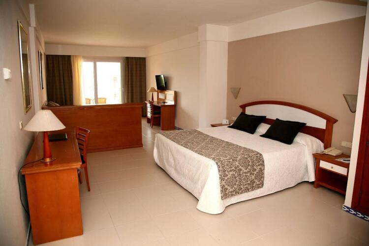 Hipotels Complejo Barrosa Over view