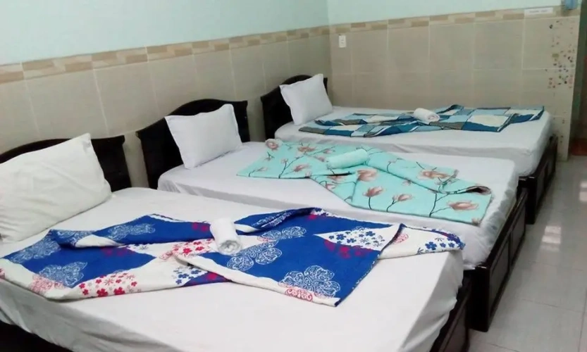 Standard Triple room